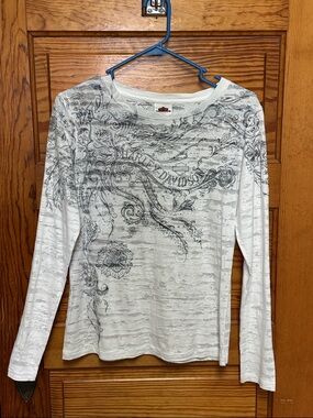 Harley-Davidson White Long Sleeve Top with Gray Floral Scroll Design